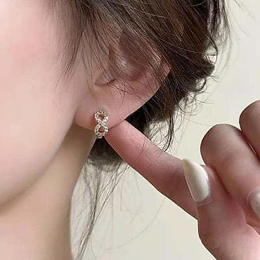 zlatne navlake za zube: Minđuše – elegantne alke sa cirkonima - Dizajn: više modela finih at lalafo.rs — 1 zlatne navlake za zube: Minđuše – elegantne alke sa cirkonima - Dizajn: više modela finih — 1