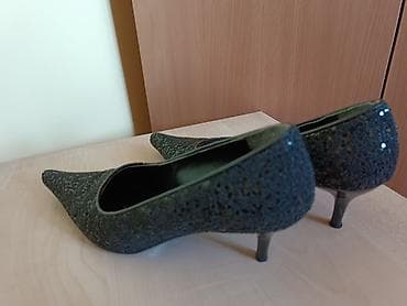 Elegantne crne salonke Annabella Club, izrađene u Italiji, prekrivene na lalafo.rs — 2 Elegantne crne salonke Annabella Club, izrađene u Italiji, prekrivene — 2