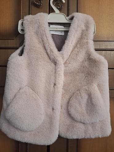 Prsluk za devojčice, Zara, krzneni, roze boje, kao nov na lalafo.rs — 1 Prsluk za devojčice, Zara, krzneni, roze boje, kao nov — 1