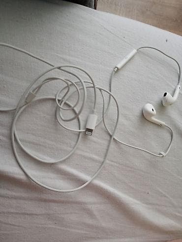 SLUŠALICE ZA AJFON - Dizajn sa EarPods oblikom za udobno nošenje. - na lalafo.rs — 2 SLUŠALICE ZA AJFON - Dizajn sa EarPods oblikom za udobno nošenje. - — 2
