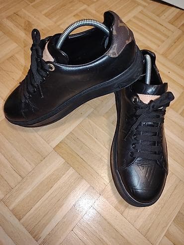 Louis Vuitton patike – crne, kožne, niskog profila UG 25cm - Model na lalafo.rs — 2 Louis Vuitton patike – crne, kožne, niskog profila UG 25cm - Model — 2