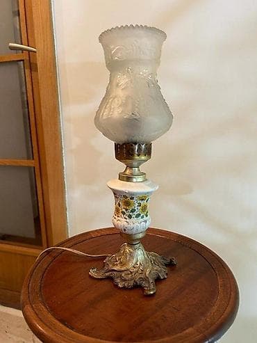 Stilska stona lampa - BR 1 - MOGUĆ PREVOZ U dobrom stanju 💡 Kao na na lalafo.rs — 1 Stilska stona lampa - BR 1 - MOGUĆ PREVOZ U dobrom stanju 💡 Kao na — 1