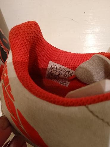 Adidas dečije patike za fudbal, salu za fizicko – broj 33 - Model za na lalafo.rs — 10 Adidas dečije patike za fudbal, salu za fizicko – broj 33 - Model za — 10