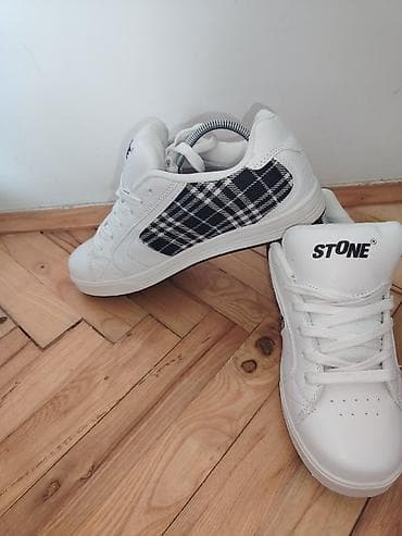STONE patike – bele, niskog profila - Brend: STONE (logotip na jeziku na lalafo.rs — 3 STONE patike – bele, niskog profila - Brend: STONE (logotip na jeziku — 3