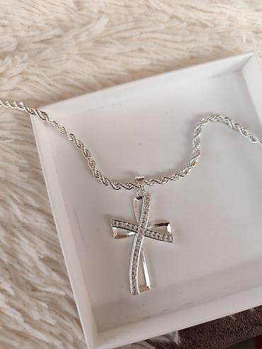 Srebrni lančić sa krstićem – žig 925 - Materijal: srebro 925 na lalafo.rs Srebrni lančić sa krstićem – žig 925 - Materijal: srebro 925
