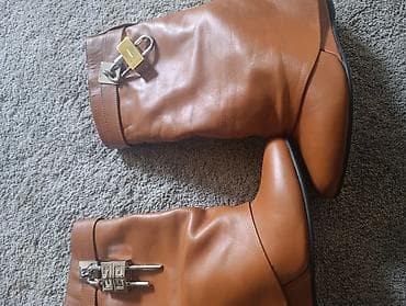 Givenchy kožne čizme – karamel smeđa - Model: Givenchy štikle/ankle at lalafo.rs — 1 Givenchy kožne čizme – karamel smeđa - Model: Givenchy štikle/ankle — 1