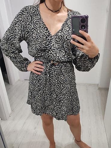 Leprsava mini crno-siva haljina Velicina M H&M Dimenzije na lalafo.rs — 2 Leprsava mini crno-siva haljina Velicina M H&M Dimenzije — 2