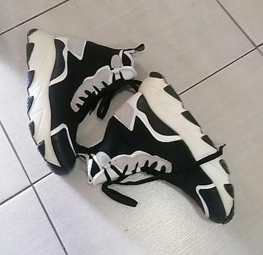 Extra patike
Obuvene samo par puta
Super stanje
Br 38 na lalafo.rs — 3 Extra patike
Obuvene samo par puta
Super stanje
Br 38 — 3