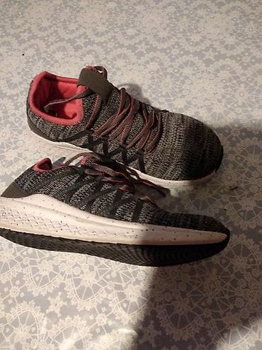 Patike nove. Broj 38.laganesive boje na lalafo.rs — 3 Patike nove. Broj 38.laganesive boje — 3