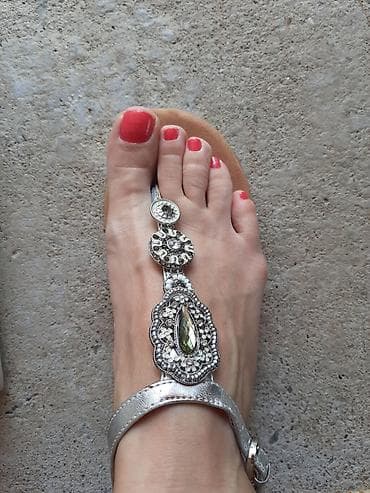 Flat shoes: Nine West sandale.
Broj 40 ali odgovara i za 39 at lalafo.rs — 3 Flat shoes: Nine West sandale.
Broj 40 ali odgovara i za 39 — 3