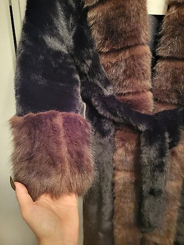 kom sa etiketom: Luksuzni kaput od krzna sa efektom blok boja. Dizajn kombinije at lalafo.rs — 1 kom sa etiketom: Luksuzni kaput od krzna sa efektom blok boja. Dizajn kombinije — 1