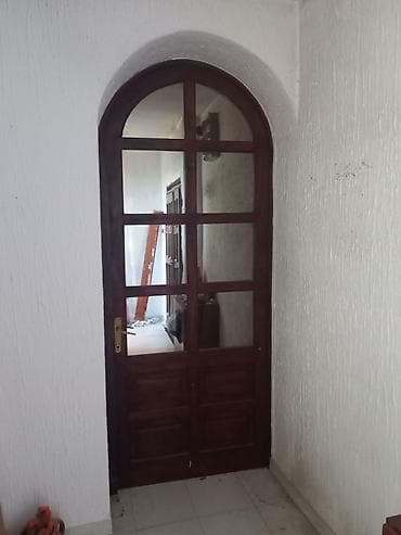 Unutrašnja drvena vrata sa lučnim nadvojom i staklenim ispunama - na lalafo.rs Unutrašnja drvena vrata sa lučnim nadvojom i staklenim ispunama -