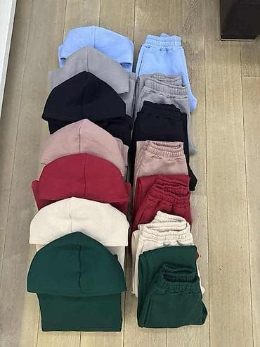 Women's Sweatsuits: Komplet oversized-full termo 3000 dinara at lalafo.rs — 3 Women's Sweatsuits: Komplet oversized-full termo 3000 dinara — 3