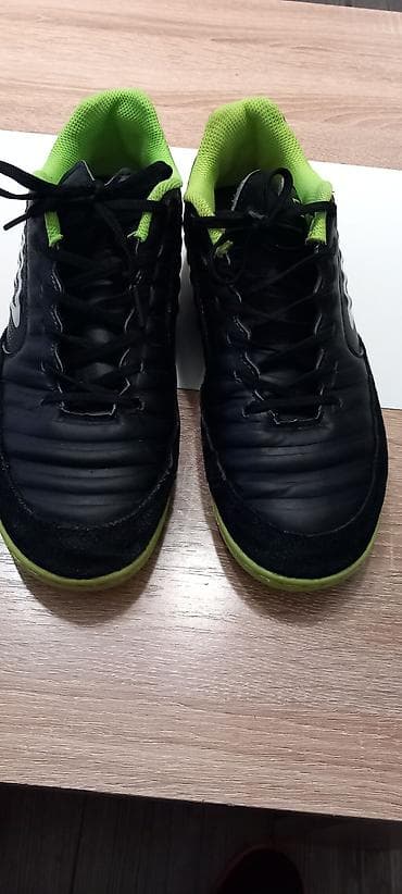 Sandale i papuče: Umbro patike u odličnim stanju. br 42 gaziste 26.5cm. Novi Beograd na lalafo.rs — 2 Sandale i papuče: Umbro patike u odličnim stanju. br 42 gaziste 26.5cm. Novi Beograd — 2