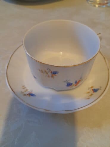 Porcelanski starinski set od 6 šoljica i tacna – Čehoslovacka na lalafo.rs Porcelanski starinski set od 6 šoljica i tacna – Čehoslovacka
