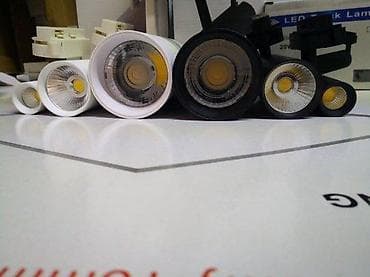 Šinski Reflektori 4200k 30w beli crni. Kontakt telefon za brži na lalafo.rs — 2 Šinski Reflektori 4200k 30w beli crni. Kontakt telefon za brži — 2