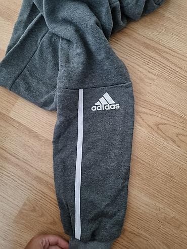 Muške trenerke u tamno sivoj boji, idealne za svakodnevno nošenje ili na lalafo.rs — 2 Muške trenerke u tamno sivoj boji, idealne za svakodnevno nošenje ili — 2