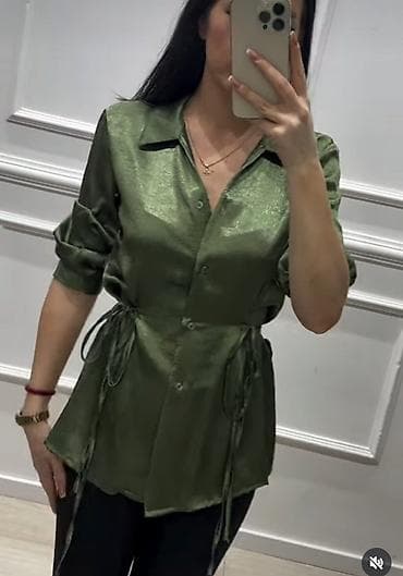 Svilena košulja/bluza u smaragdno zelenoj boji sa diskretnim sjajem na lalafo.rs Svilena košulja/bluza u smaragdno zelenoj boji sa diskretnim sjajem