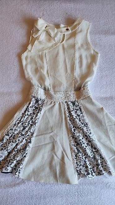 ⚪Bela haljina sa crnom postavom u donjem delu. ⚪Veličina S. Nema na lalafo.rs — 1 ⚪Bela haljina sa crnom postavom u donjem delu. ⚪Veličina S. Nema — 1