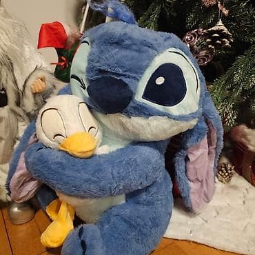 Velika plišana igračka Stitch koji grli pačića (Disney inspiracija) na lalafo.rs — 4 Velika plišana igračka Stitch koji grli pačića (Disney inspiracija) — 4