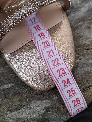 Sandale br 37
Jednom nosene na lalafo.rs — 2 Sandale br 37
Jednom nosene — 2