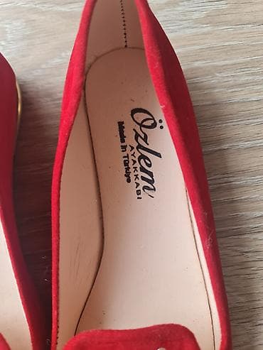 Women's Footwear: Nove . samo probane. pise 36. ali nisu. veci kalup i odgovaraju br at lalafo.rs — 9 Women's Footwear: Nove . samo probane. pise 36. ali nisu. veci kalup i odgovaraju br — 9
