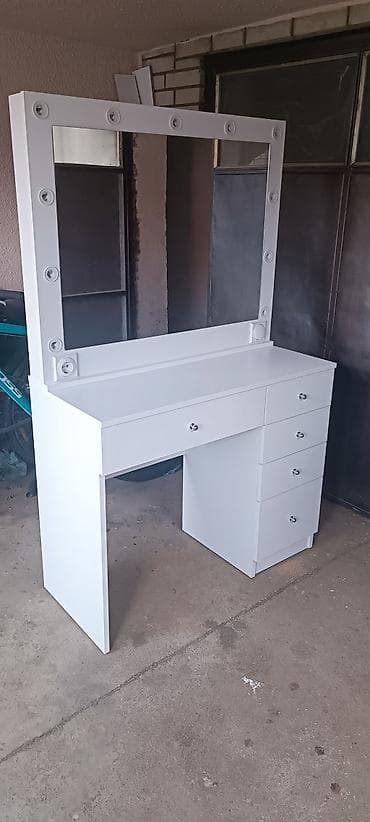 Ogledalo za sminkanje sa stolom Dimenzije 163x100x45 cm. Novo, izrada na lalafo.rs — 5 Ogledalo za sminkanje sa stolom Dimenzije 163x100x45 cm. Novo, izrada — 5