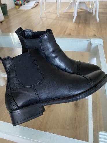 Čizme, veličina - 38 na lalafo.rs Čizme, veličina - 38