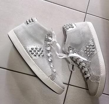 Srebrne ženske patike sa šljokicama i nitnama - Visoki model sa na lalafo.rs — 1 Srebrne ženske patike sa šljokicama i nitnama - Visoki model sa — 1