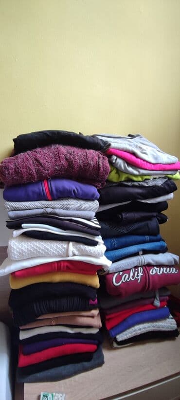 Moja garderoba i dečija.Može na veliko za daljnju prodaju i na lalafo.rs Moja garderoba i dečija.Može na veliko za daljnju prodaju i