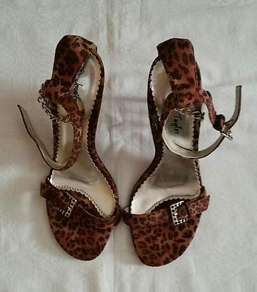 JENNIFER TAYLOR prelepe elegantne sandale uvek aktuelan model, br./39 na lalafo.rs — 4 JENNIFER TAYLOR prelepe elegantne sandale uvek aktuelan model, br./39 — 4