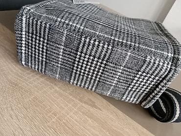 Other: Mini torba sa kariranim dezenom (siva/crna/bela) - Materijal: meka at lalafo.rs — 7 Other: Mini torba sa kariranim dezenom (siva/crna/bela) - Materijal: meka — 7