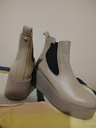 Ženske čizme na platformu – bež/tape Nove Chelsea čizme Shoes Factory na lalafo.rs — 2 Ženske čizme na platformu – bež/tape Nove Chelsea čizme Shoes Factory — 2