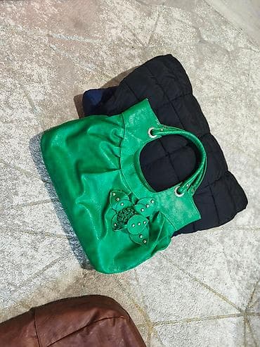 Zelena damska torba sa ručkama za nošenje u ruci ili na ramenu na lalafo.rs — 2 Zelena damska torba sa ručkama za nošenje u ruci ili na ramenu — 2