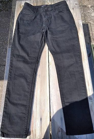 pantalone butiku ali: Farmerice vel.L ili br.32 u skoro novom stanju na lalafo.rs — 4 pantalone butiku ali: Farmerice vel.L ili br.32 u skoro novom stanju — 4