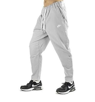 NIKE Club Woven Tapered Leg Pants Standard Fit Grey vel. M NOVO
DX0623 na lalafo.rs NIKE Club Woven Tapered Leg Pants Standard Fit Grey vel. M NOVO
DX0623