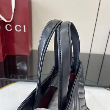 Crna ženska torba od mekane, štepane kože sa V/chevron prošivom na lalafo.rs — 3 Crna ženska torba od mekane, štepane kože sa V/chevron prošivom — 3