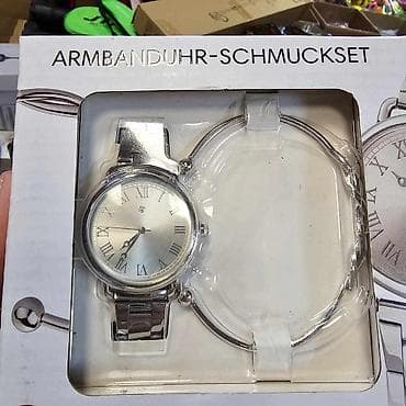 Sat sa narukvicom
Odlican poklon
Cena: 3000din na lalafo.rs — 2 Sat sa narukvicom
Odlican poklon
Cena: 3000din — 2