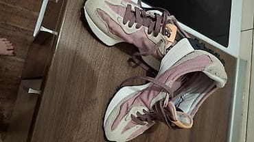 New Balance patike – model sa karakterističnim „stud“ đonom - Brend na lalafo.rs — 6 New Balance patike – model sa karakterističnim „stud“ đonom - Brend — 6