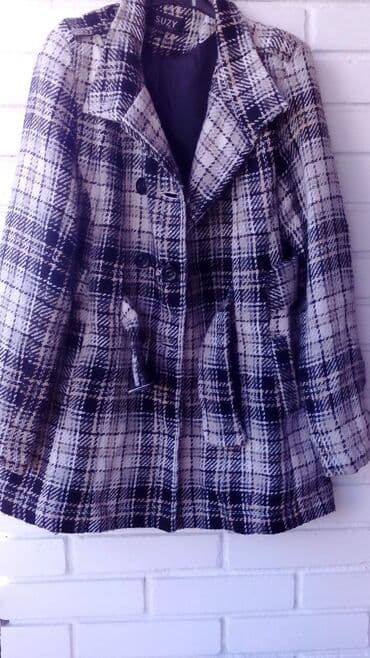 Ženski kaput SUZY, klasičnog kroja sa rever kragnom. Tkanina u na lalafo.rs Ženski kaput SUZY, klasičnog kroja sa rever kragnom. Tkanina u