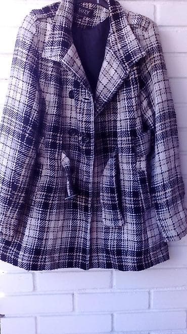 Ženski kaput SUZY - Model: klasični kraći kaput sa širokim reverima - na lalafo.rs Ženski kaput SUZY - Model: klasični kraći kaput sa širokim reverima -