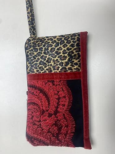 Elegantna ručna pismo-tašna. - Materijal: satenska osnova presvučena na lalafo.rs — 4 Elegantna ručna pismo-tašna. - Materijal: satenska osnova presvučena — 4