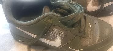 za svaki dan: Patike Nike br 38. Original imaju malo oštećenje na desnoj panici od na lalafo.rs — 8 za svaki dan: Patike Nike br 38. Original imaju malo oštećenje na desnoj panici od — 8