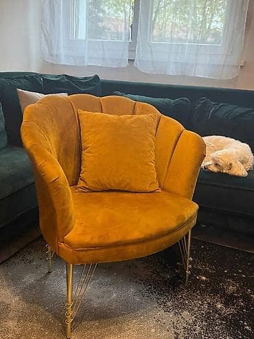 Fotelja “shell” dizajna sa zlatnim nogarama Cena seta 435€ - Tip na lalafo.rs — 3 Fotelja “shell” dizajna sa zlatnim nogarama Cena seta 435€ - Tip — 3