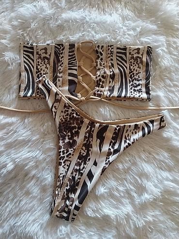 Dvocvetni/reverzibilni bikini set – 2 u 1 - Model: bandeau top bez na lalafo.rs — 5 Dvocvetni/reverzibilni bikini set – 2 u 1 - Model: bandeau top bez — 5