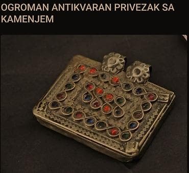 Ogroman antikvarni privezak sa kamenjem - Materijal: metalna osnova na lalafo.rs — 2 Ogroman antikvarni privezak sa kamenjem - Materijal: metalna osnova — 2