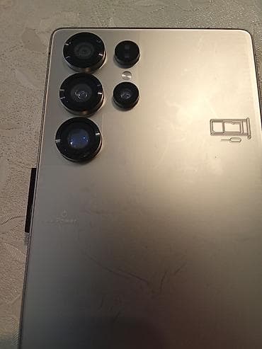 Samsung Galaxy S22 Ultra sa S Pen olovkom - Ekran: veliki AMOLED na lalafo.rs — 5 Samsung Galaxy S22 Ultra sa S Pen olovkom - Ekran: veliki AMOLED — 5