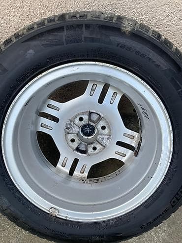 Transport: Prodajem set felni sa M+S gumama u solidnom stanju. Felne su bile at lalafo.rs — 8 Transport: Prodajem set felni sa M+S gumama u solidnom stanju. Felne su bile — 8