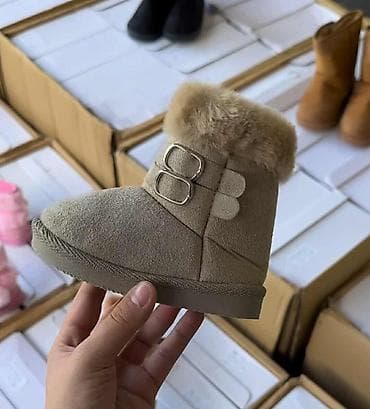 Dečje zimske čizmice . Cena 2500 din na lalafo.rs — 4 Dečje zimske čizmice . Cena 2500 din — 4