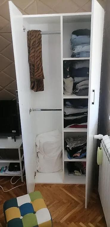 Ormar i TV Komoda Materijal i Dekor: Izrađeni su od univera debljine na lalafo.rs — 2 Ormar i TV Komoda Materijal i Dekor: Izrađeni su od univera debljine — 2